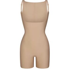 STRM LINE Shape Womens Beige Mid Thigh Shapewear Bodysuit Size M
